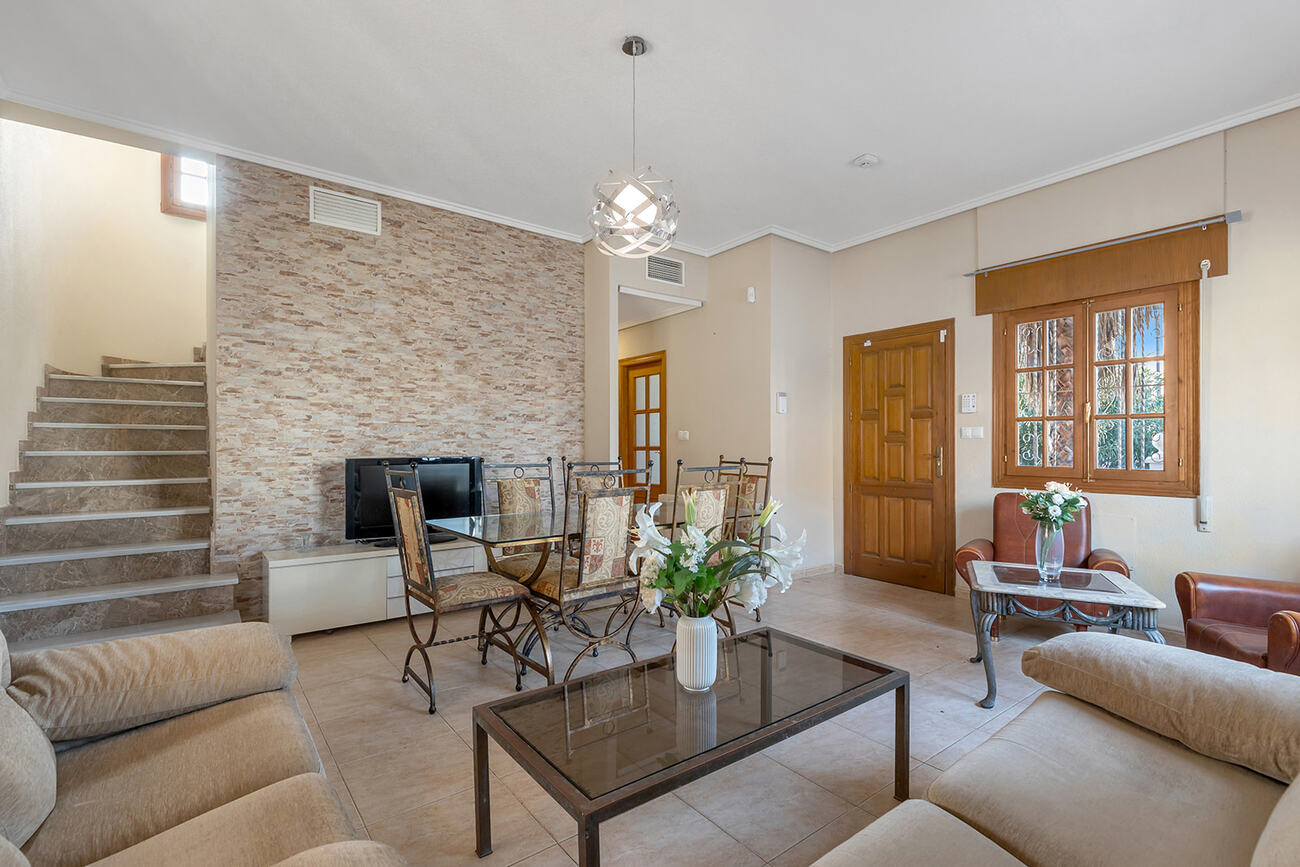 For sale - 4 Bedroom 2 Bathroom Villa in Ciudad Quesada -  - Alicante