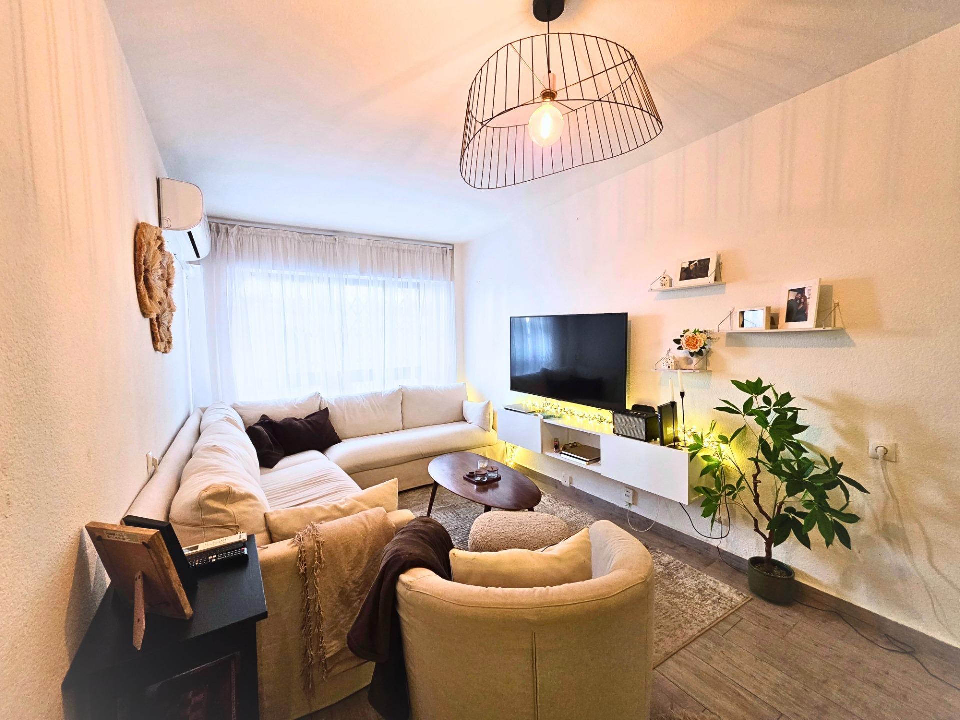 For sale - 3 Bedroom 1 Bathroom Apartment in Torrevieja - Playa Del Cura  - Alicante