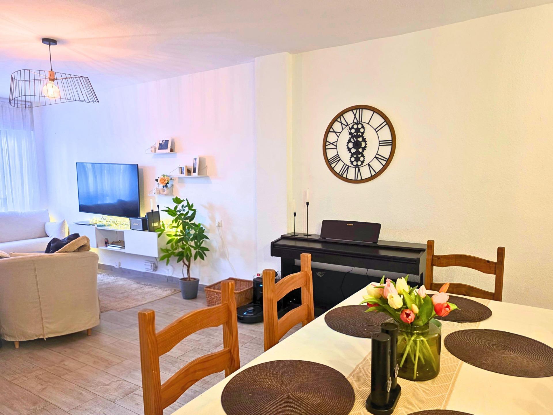 For sale - 3 Bedroom 1 Bathroom Apartment in Torrevieja - Playa Del Cura  - Alicante