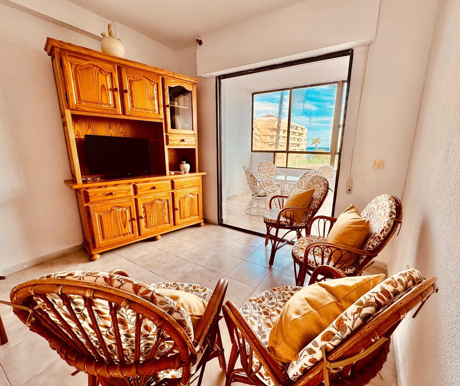 For sale - 3 Bedroom 1 Bathroom Apartment in Torrevieja - Cabo Cervera  - Alicante