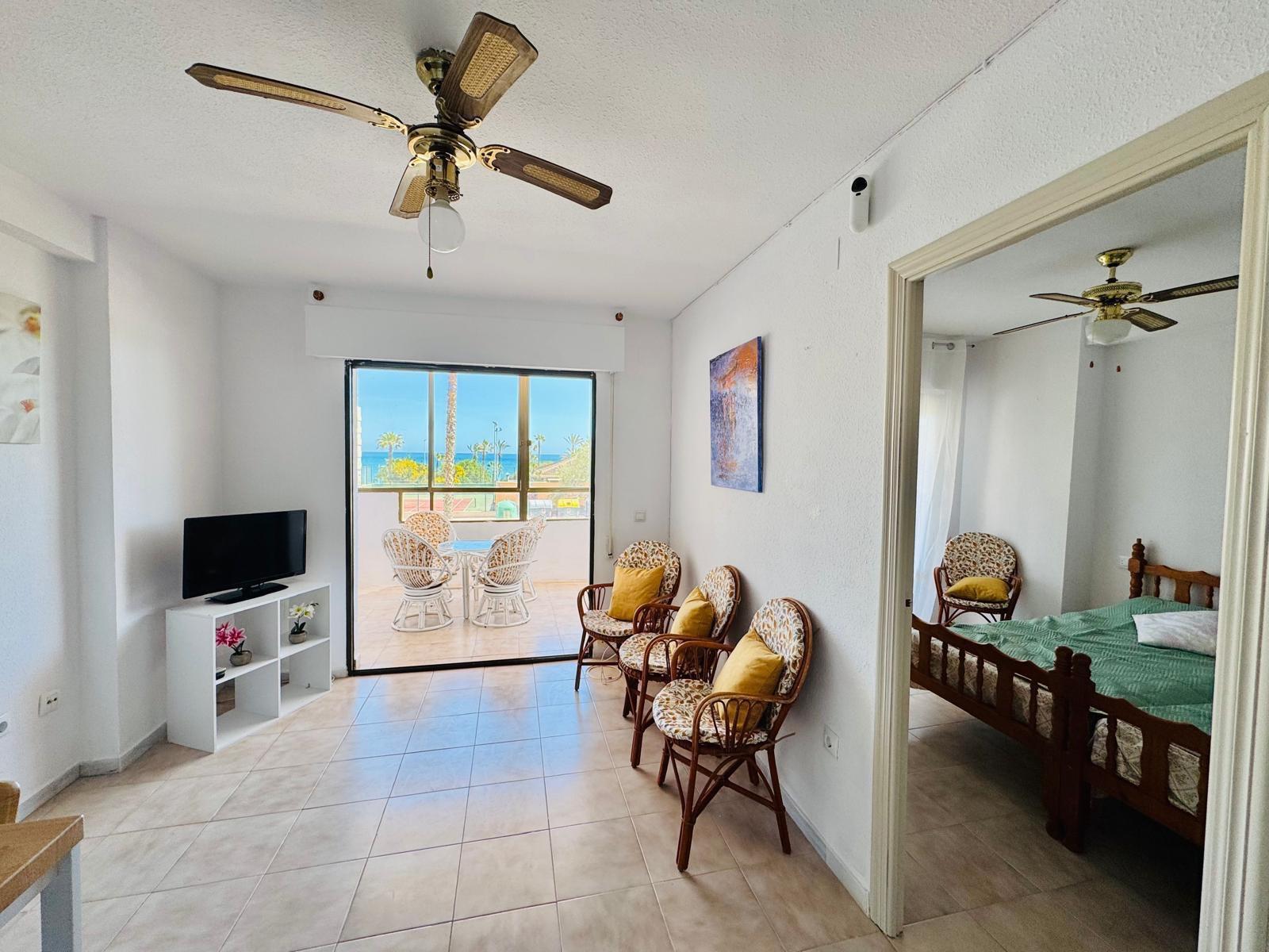 For sale - 3 Bedroom 1 Bathroom Apartment in Torrevieja - Cabo Cervera  - Alicante