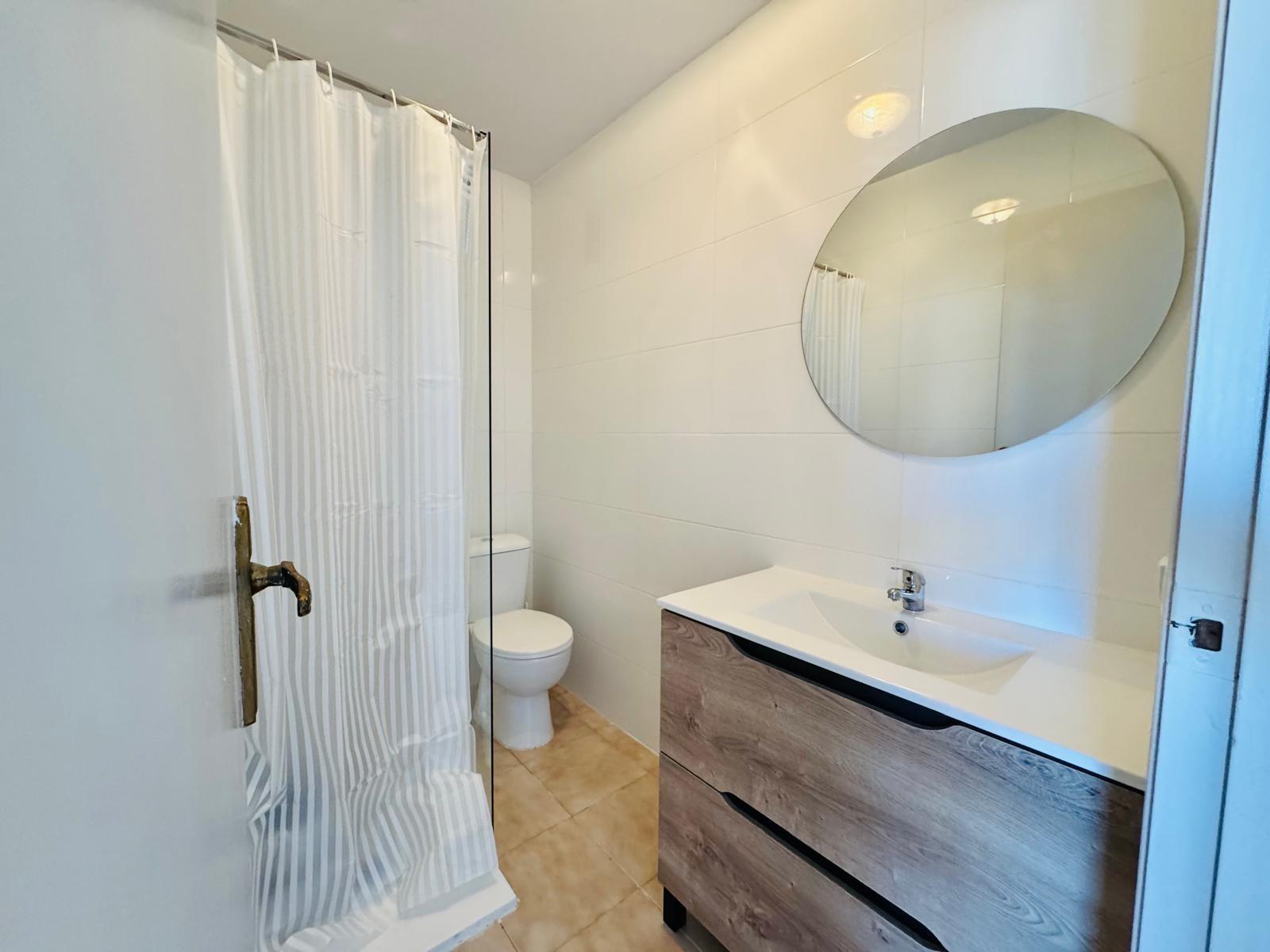For sale - 3 Bedroom 1 Bathroom Apartment in Torrevieja - Cabo Cervera  - Alicante