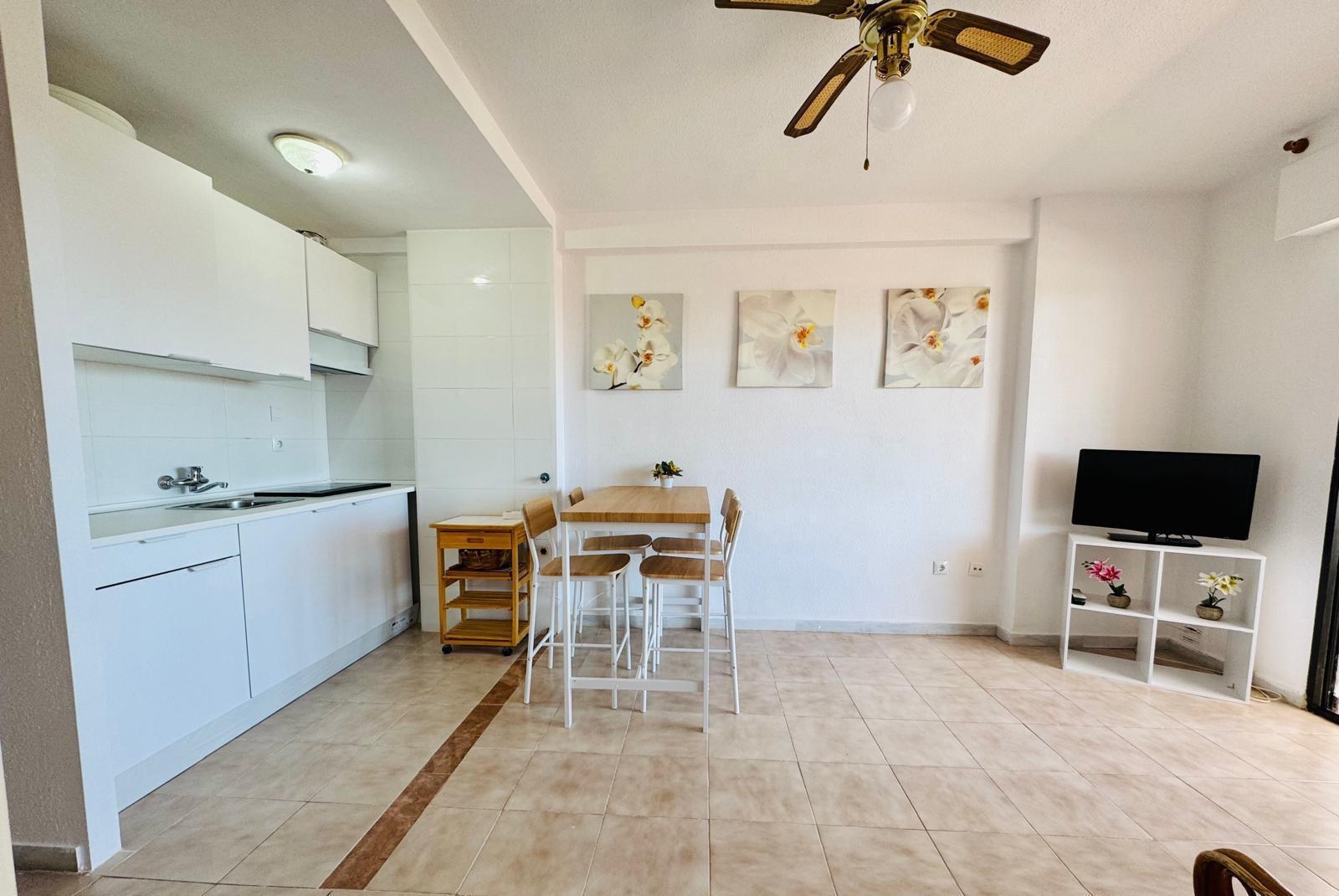 For sale - 3 Bedroom 1 Bathroom Apartment in Torrevieja - Cabo Cervera  - Alicante