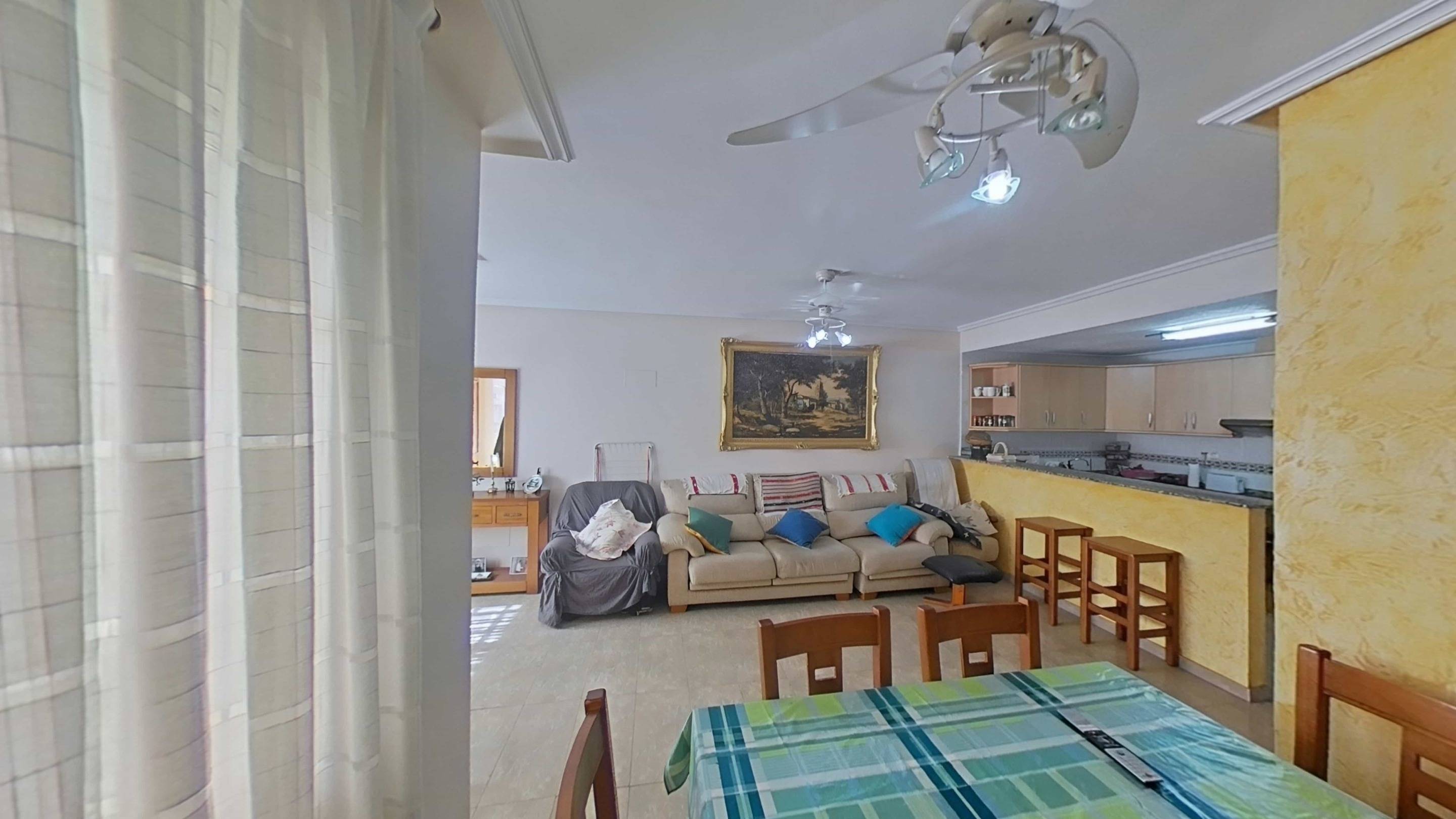 For sale - 4 Bedroom 2 Bathroom Apartment in Torrevieja - Estacion De Autobuses  - Alicante