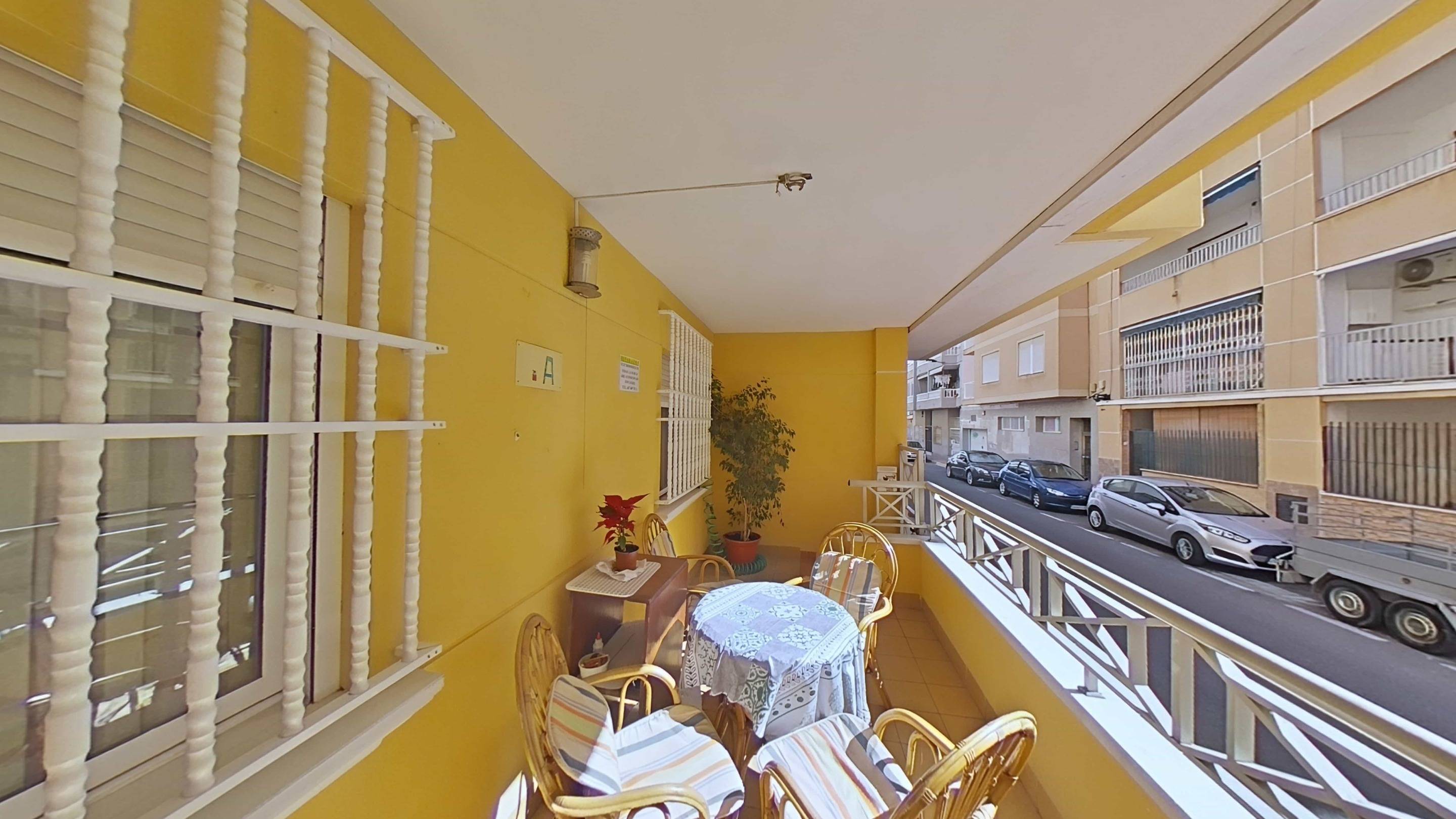 For sale - 4 Bedroom 2 Bathroom Apartment in Torrevieja - Estacion De Autobuses  - Alicante