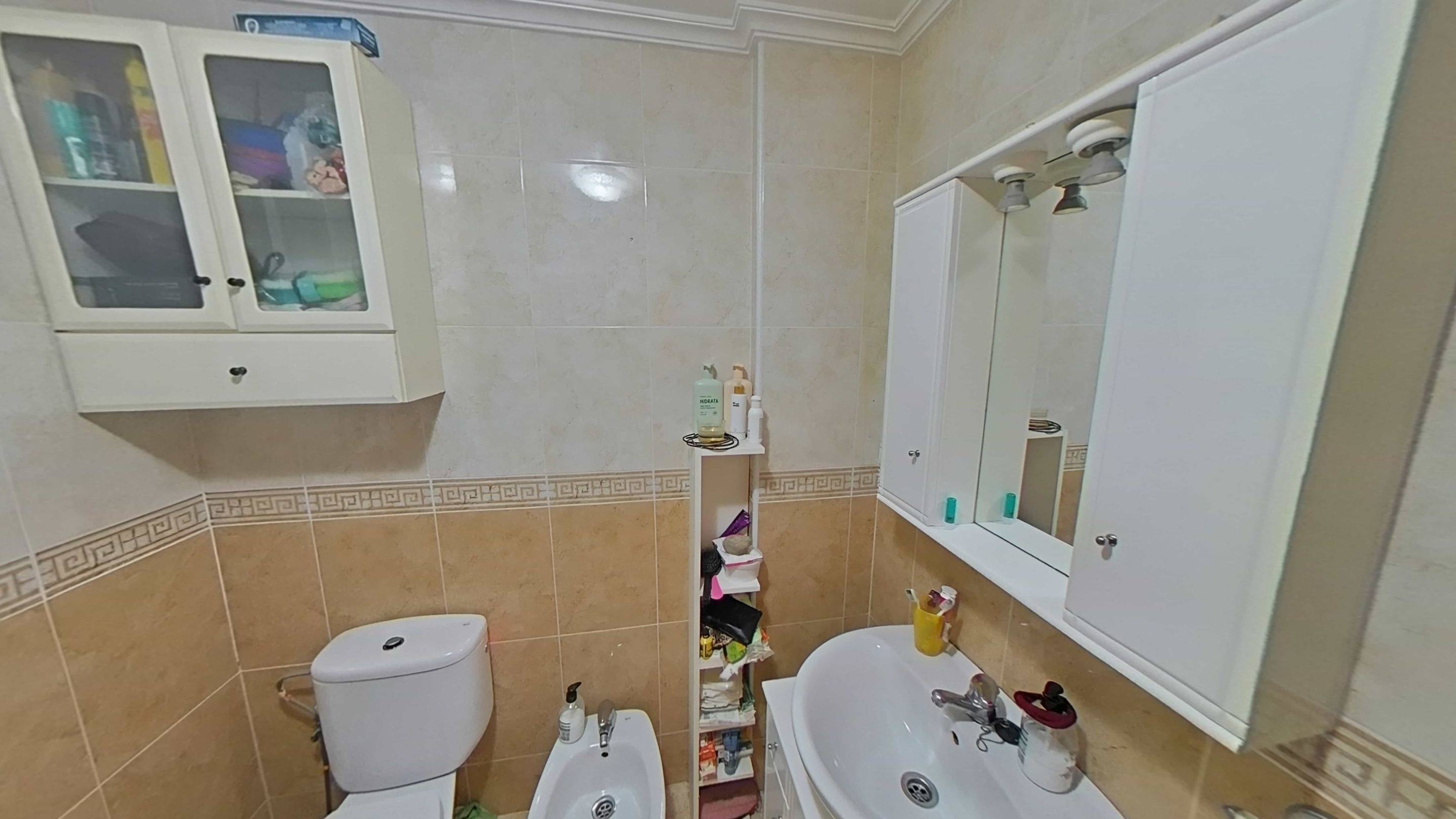 For sale - 4 Bedroom 2 Bathroom Apartment in Torrevieja - Estacion De Autobuses  - Alicante