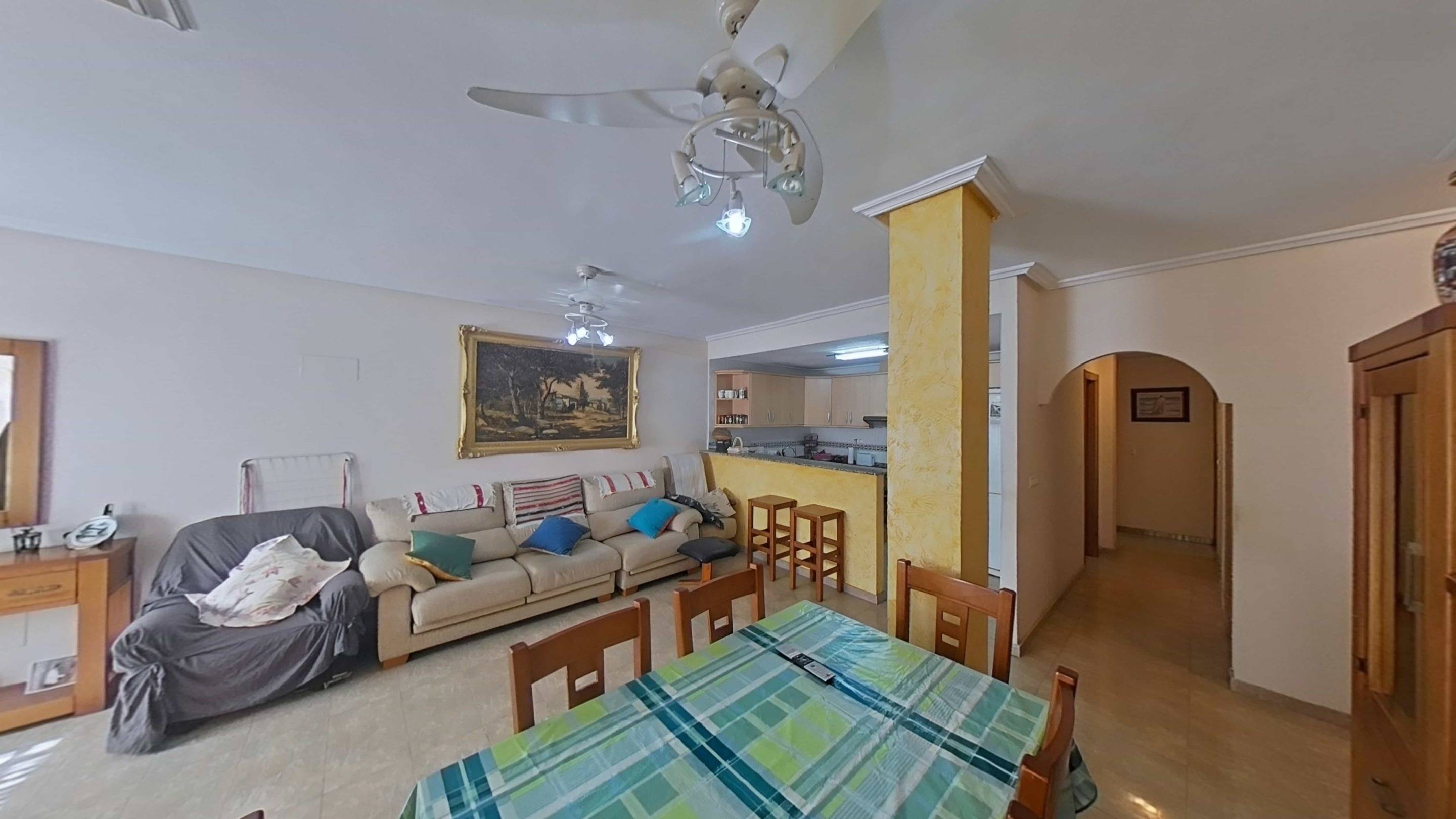 For sale - 4 Bedroom 2 Bathroom Apartment in Torrevieja - Estacion De Autobuses  - Alicante