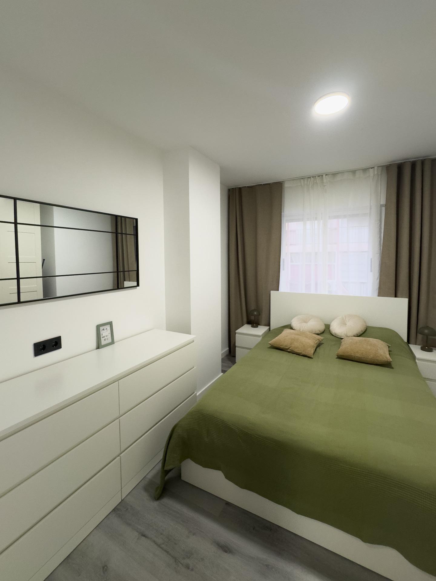 For sale - 2 Bedroom 1 Bathroom Apartment in Torrevieja - Curva Del Palangre  - Alicante