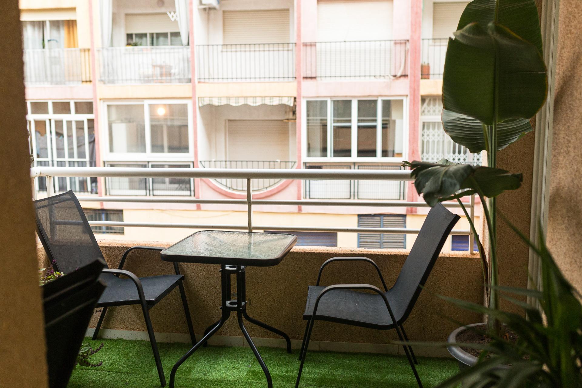 For sale - 2 Bedroom 1 Bathroom Apartment in Torrevieja - Curva Del Palangre  - Alicante