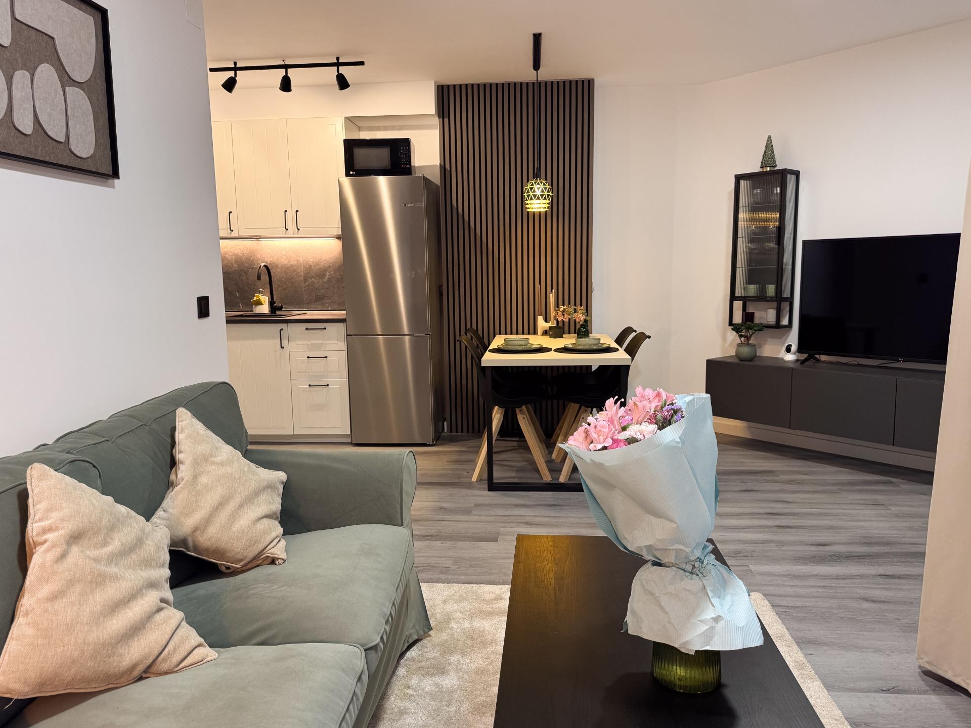 For sale - 2 Bedroom 1 Bathroom Apartment in Torrevieja - Curva Del Palangre  - Alicante