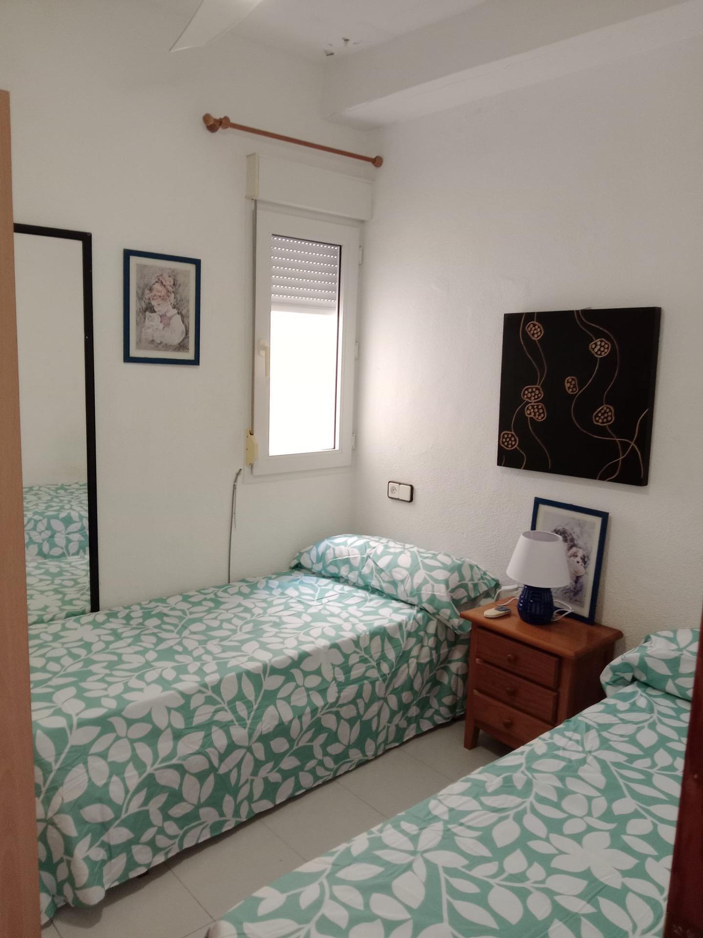 For sale - 3 Bedroom 1 Bathroom Apartment in Torrevieja - Playa Del Cura  - Alicante