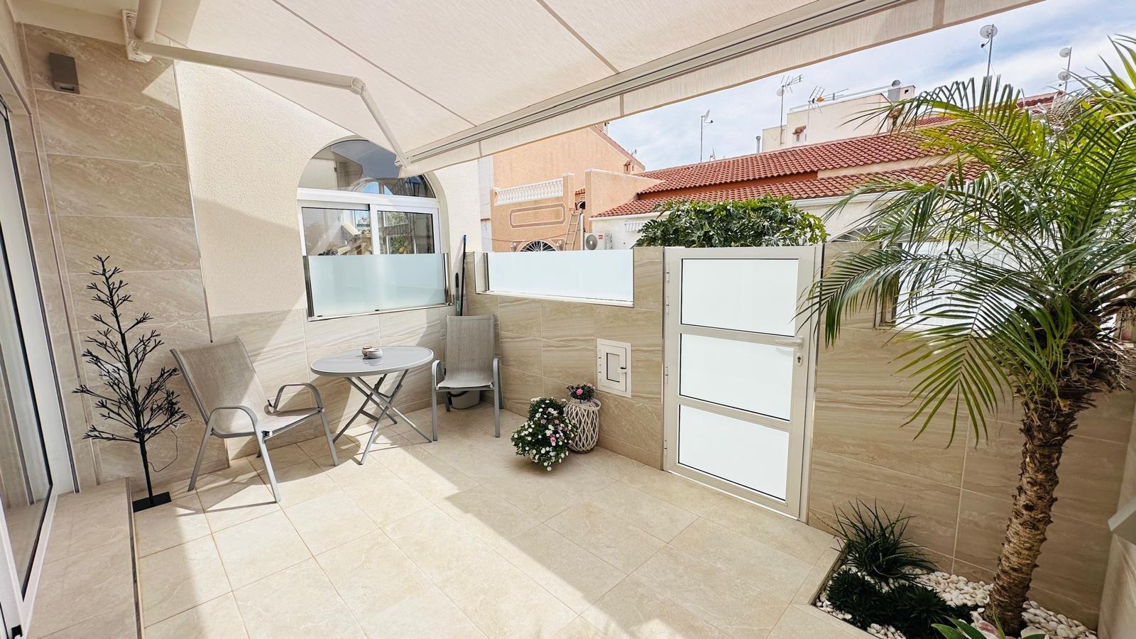 For sale - 2 Bedroom 2 Bathroom Duplex in Torrevieja - La Siesta  - Alicante