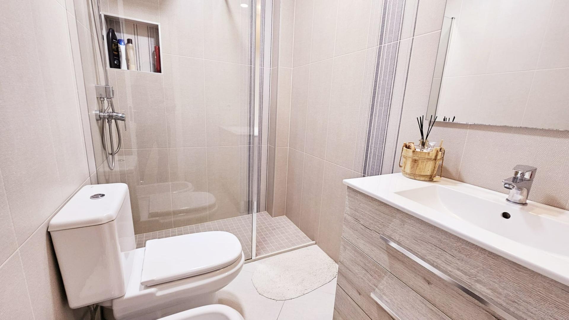 For sale - 2 Bedroom 2 Bathroom Duplex in Torrevieja - La Siesta  - Alicante