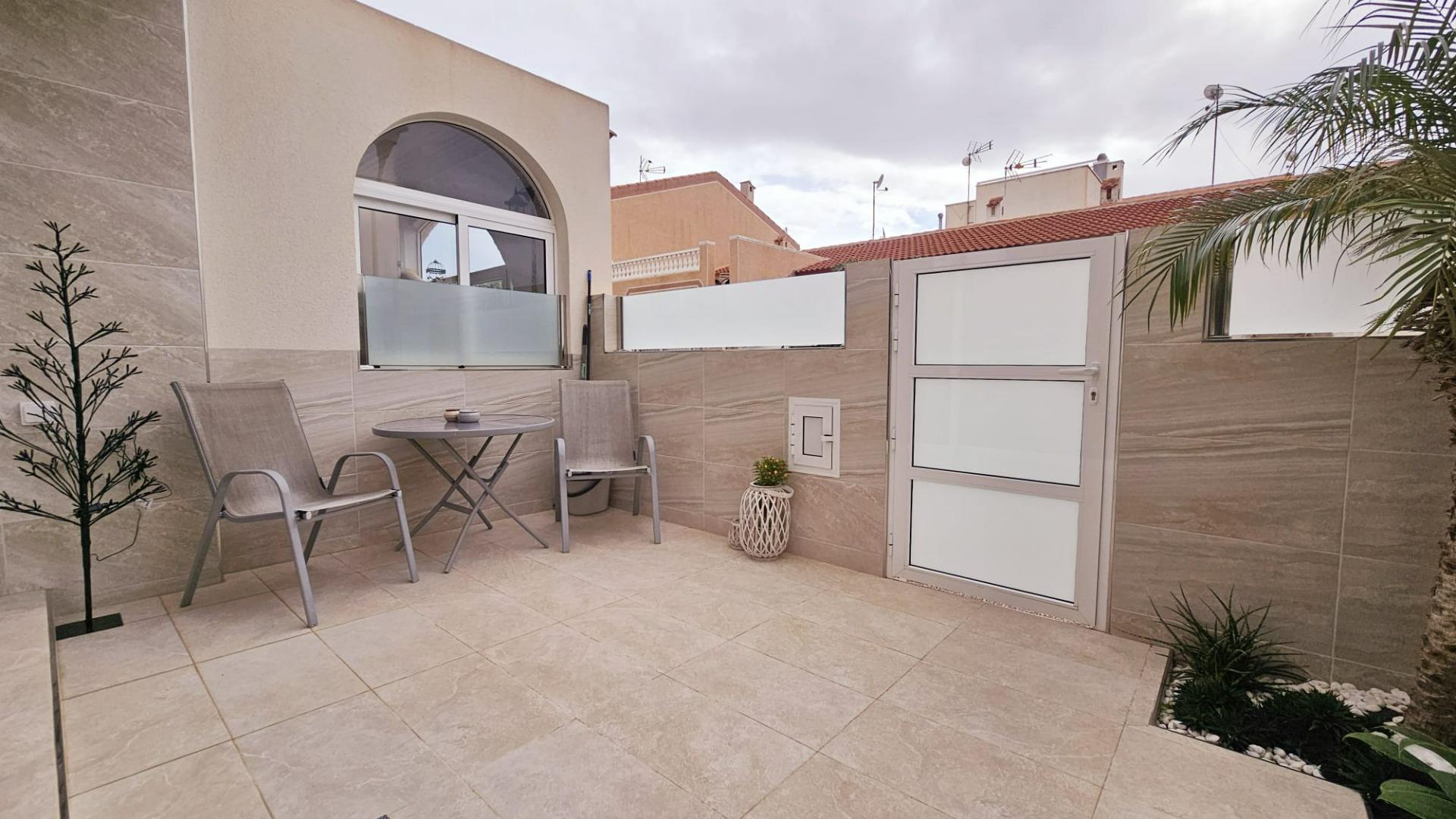 For sale - 2 Bedroom 2 Bathroom Duplex in Torrevieja - La Siesta  - Alicante