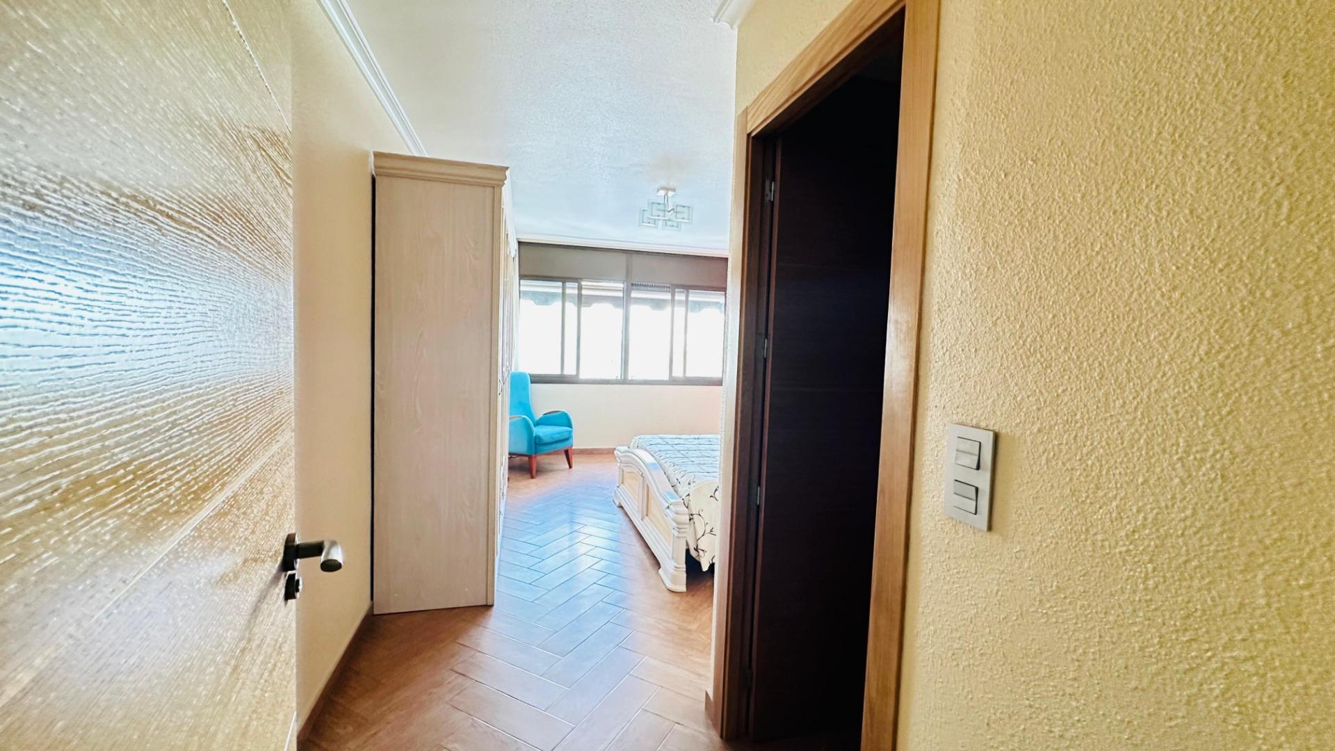 For sale - 3 Bedroom 2 Bathroom Apartment in Torrevieja - Centro  - Alicante