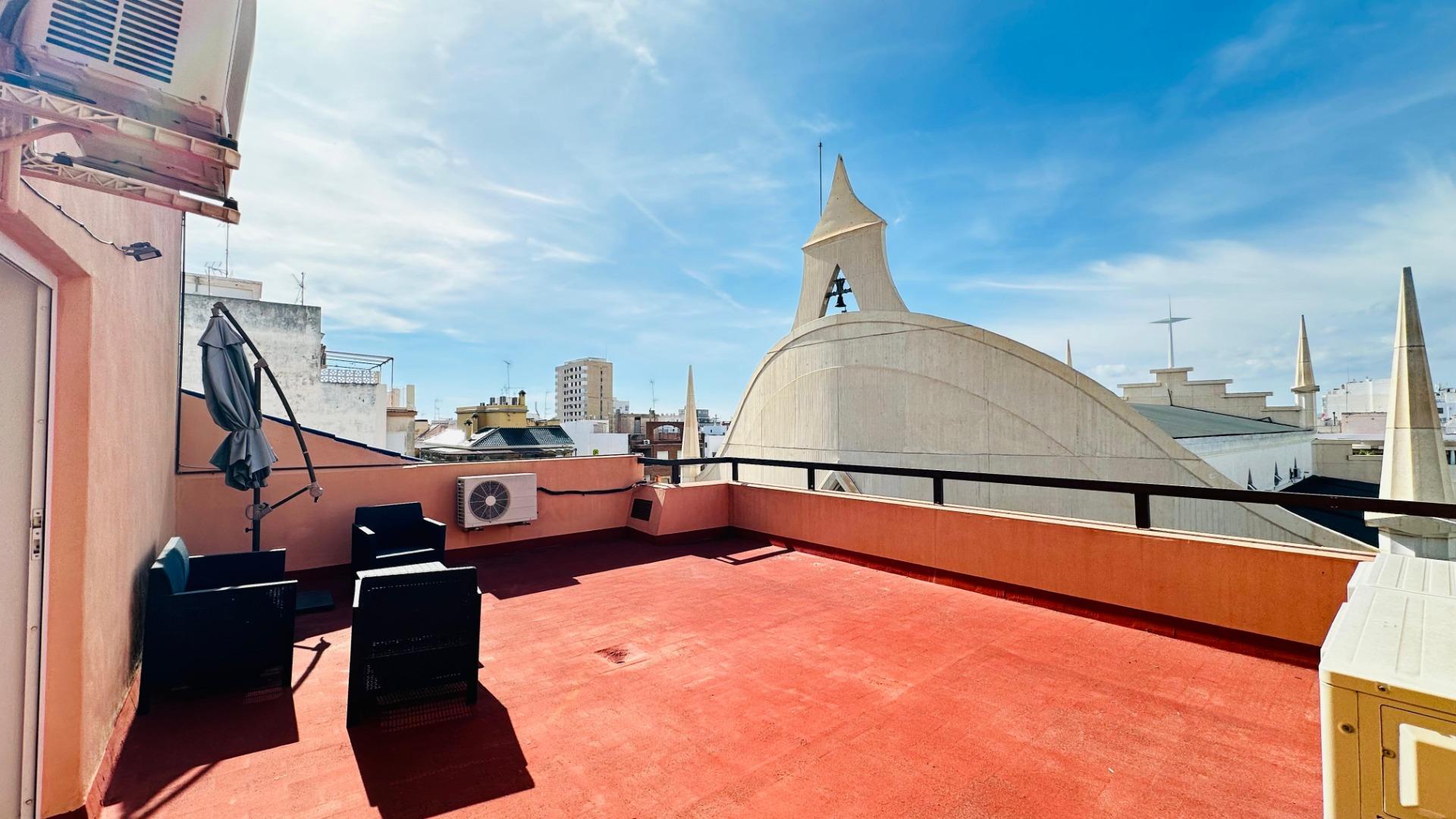 For sale - 3 Bedroom 2 Bathroom Apartment in Torrevieja - Centro  - Alicante