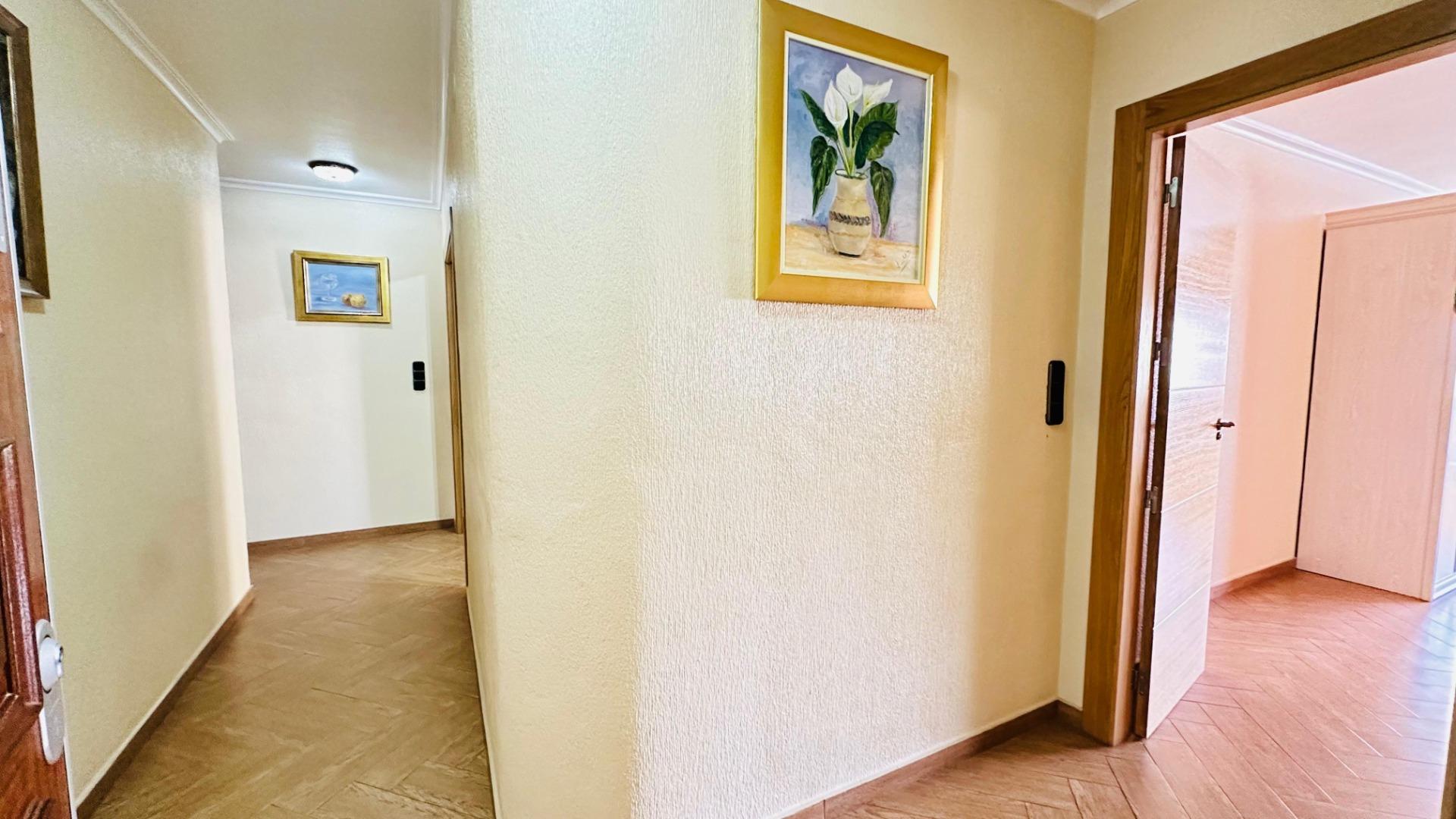 For sale - 3 Bedroom 2 Bathroom Apartment in Torrevieja - Centro  - Alicante