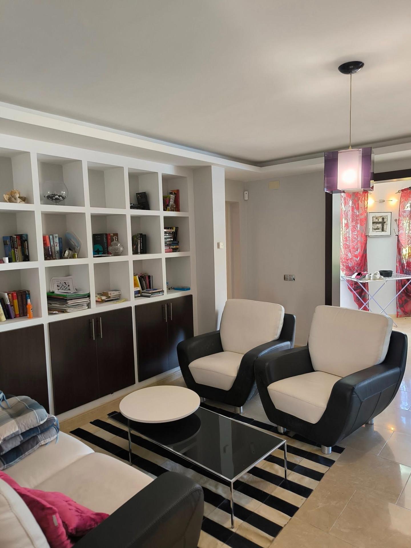 For sale - 5 Bedroom 2 Bathroom Villa in Torrevieja - La Siesta  - Alicante