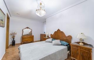 For sale - 4 Bedroom 2 Bathroom Apartment in Torrevieja - Playa Del Cura  - Alicante