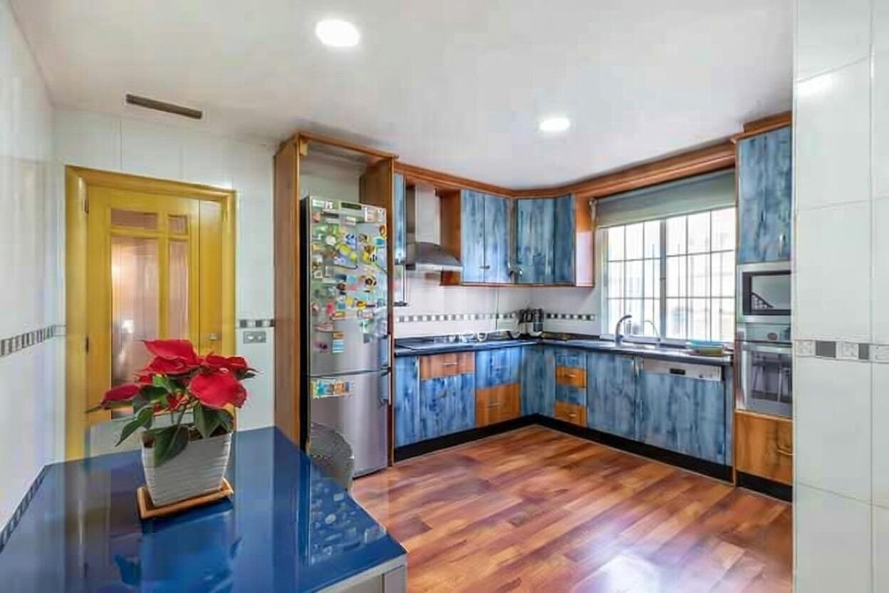 For sale - 4 Bedroom 2 Bathroom Villa in Torrevieja - aguas nuevas  - Alicante