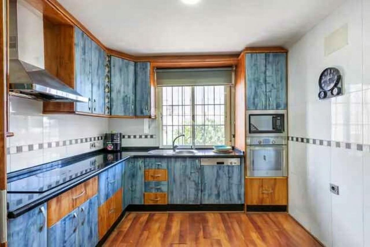 For sale - 4 Bedroom 2 Bathroom Villa in Torrevieja - aguas nuevas  - Alicante