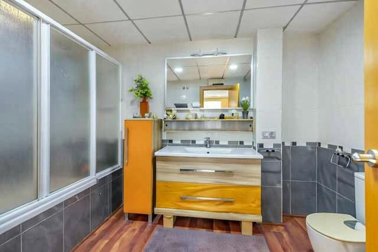 For sale - 4 Bedroom 2 Bathroom Villa in Torrevieja - aguas nuevas  - Alicante