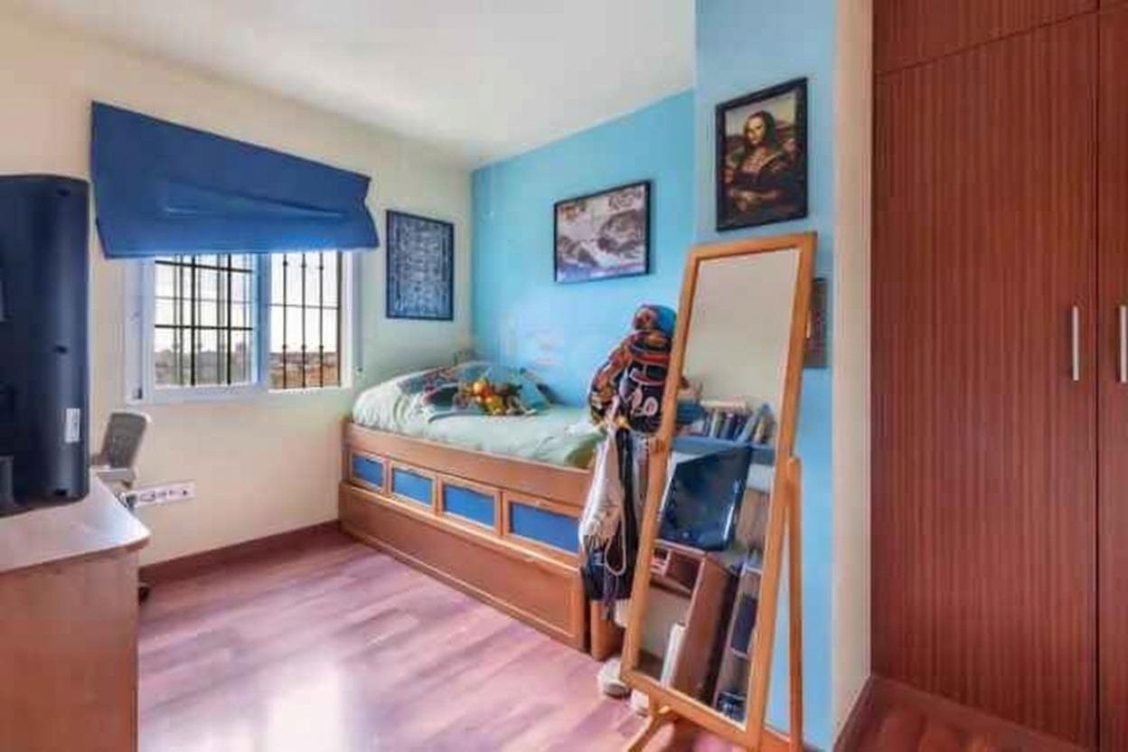 For sale - 4 Bedroom 2 Bathroom Villa in Torrevieja - aguas nuevas  - Alicante