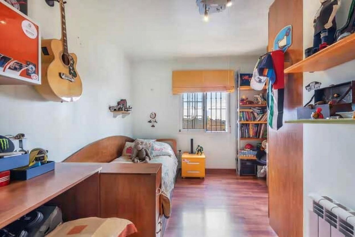 For sale - 4 Bedroom 2 Bathroom Villa in Torrevieja - aguas nuevas  - Alicante