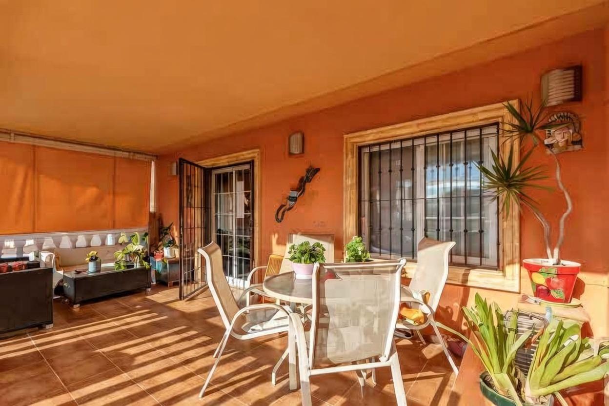 For sale - 4 Bedroom 2 Bathroom Villa in Torrevieja - aguas nuevas  - Alicante