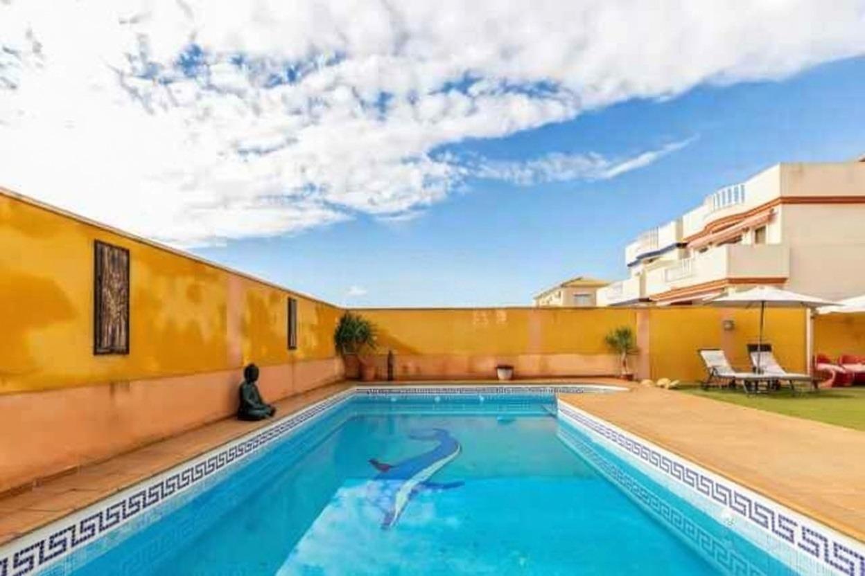 For sale - 4 Bedroom 2 Bathroom Villa in Torrevieja - aguas nuevas  - Alicante