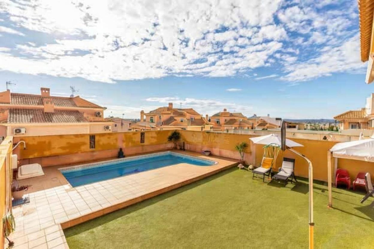 For sale - 4 Bedroom 2 Bathroom Villa in Torrevieja - aguas nuevas  - Alicante