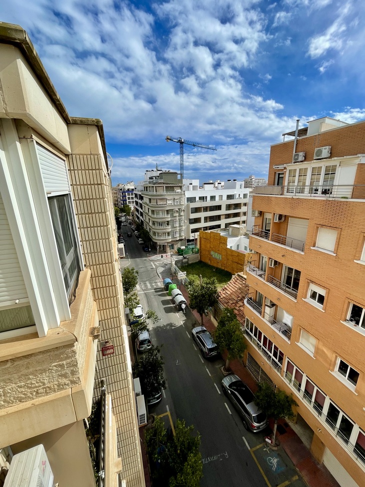 For sale - 3 Bedroom 2 Bathroom Penthouse in Torrevieja - Playa de cura  - Alicante