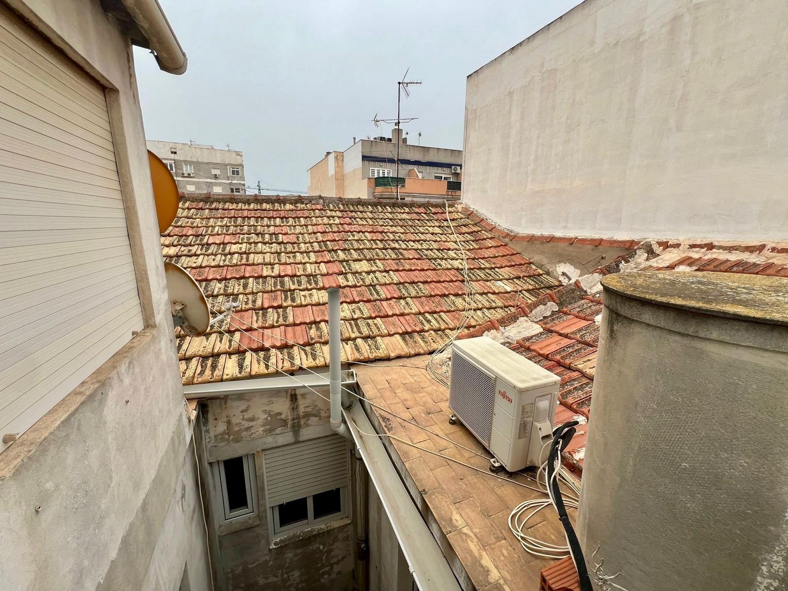 For sale - 4 Bedroom 2 Bathroom Apartment in Torrevieja - Centro  - Alicante