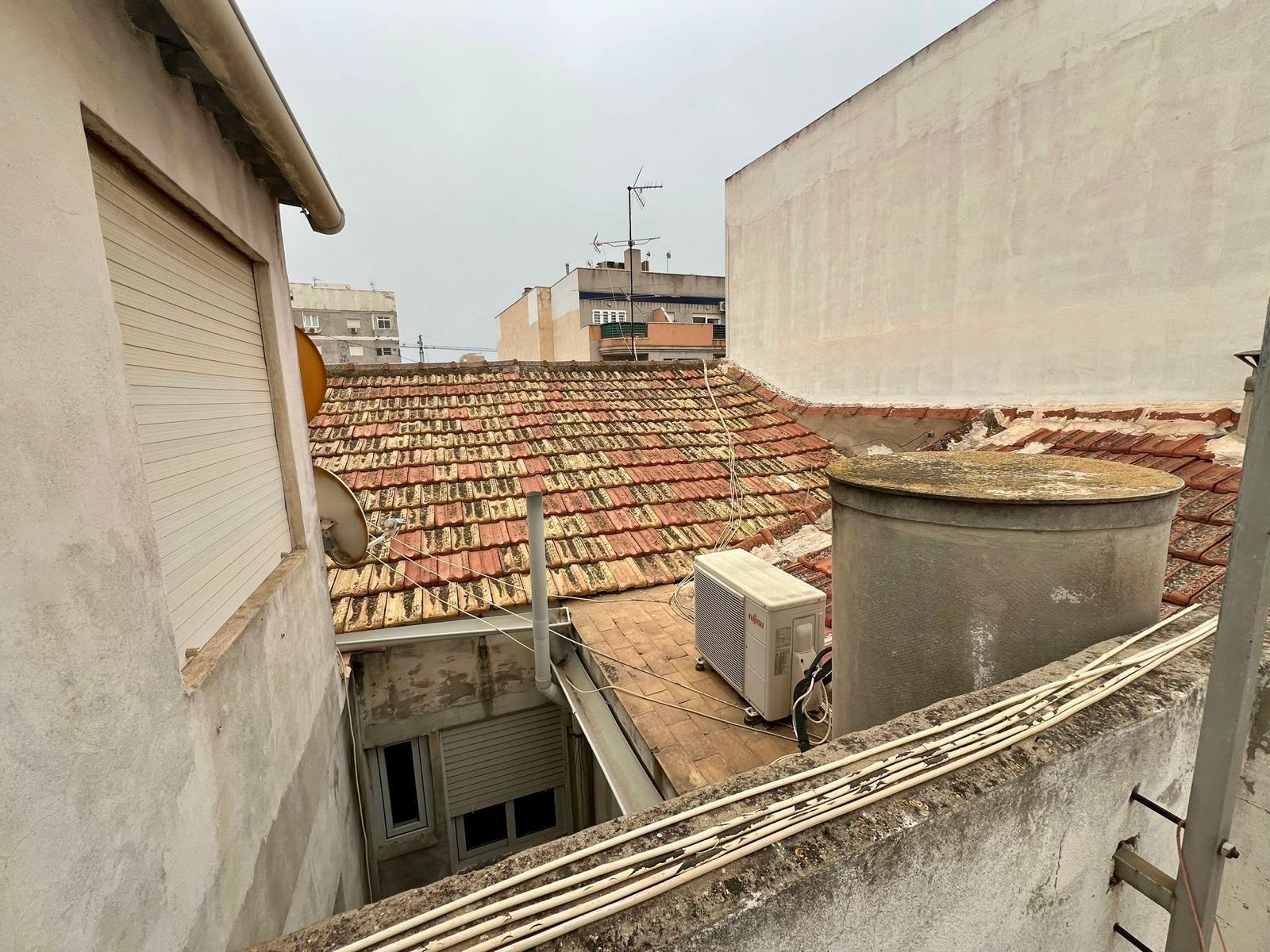 For sale - 4 Bedroom 2 Bathroom Apartment in Torrevieja - Centro  - Alicante