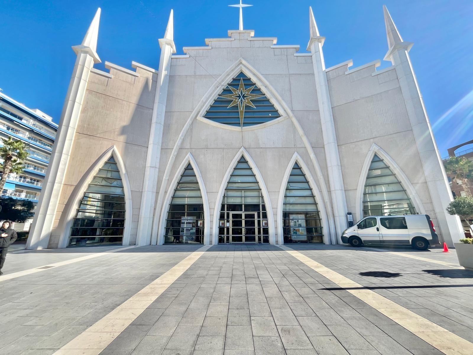 For sale - 4 Bedroom 2 Bathroom Apartment in Torrevieja - Centro  - Alicante