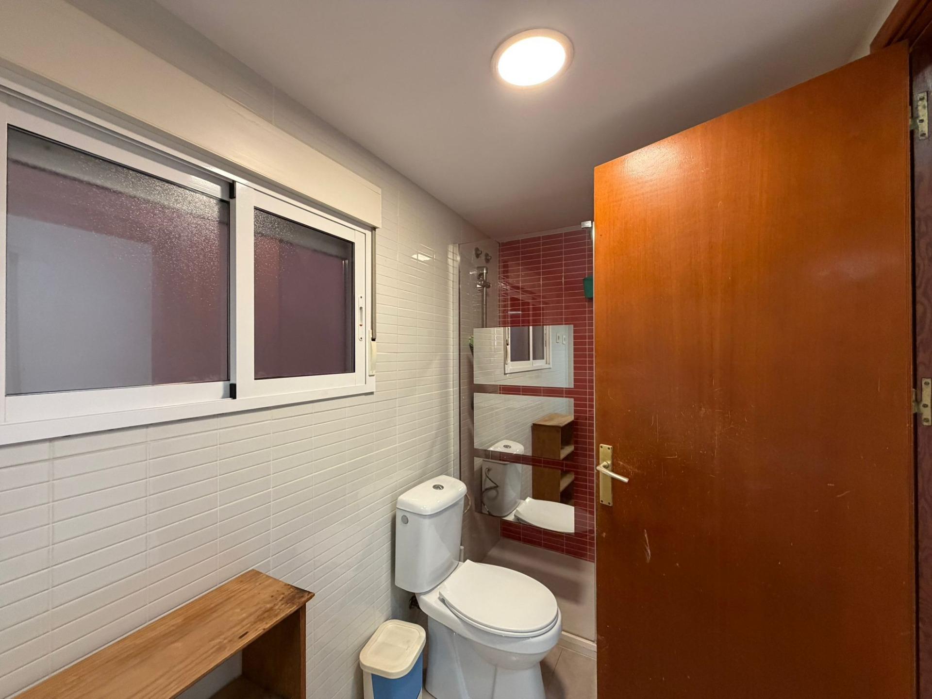 For sale - 4 Bedroom 2 Bathroom Apartment in Torrevieja - Playa De Los Locos  - Alicante