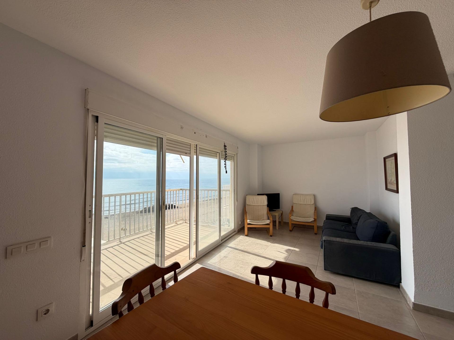 For sale - 4 Bedroom 2 Bathroom Apartment in Torrevieja - Playa De Los Locos  - Alicante