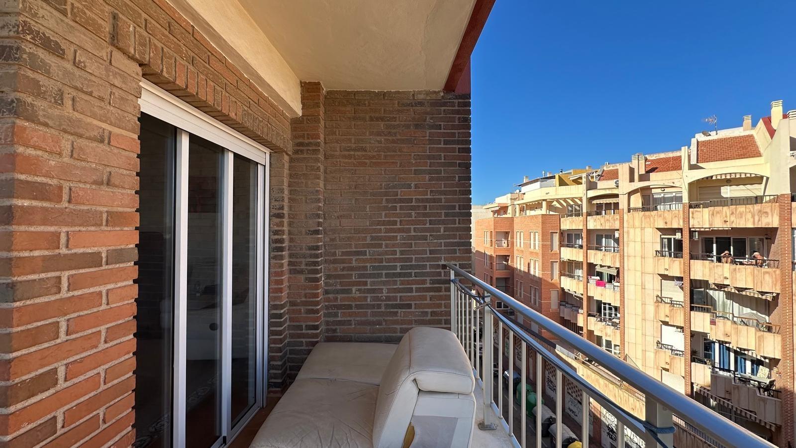 For sale - 3 Bedroom 1 Bathroom Apartment in Torrevieja - Estacion De Autobuses  - Alicante