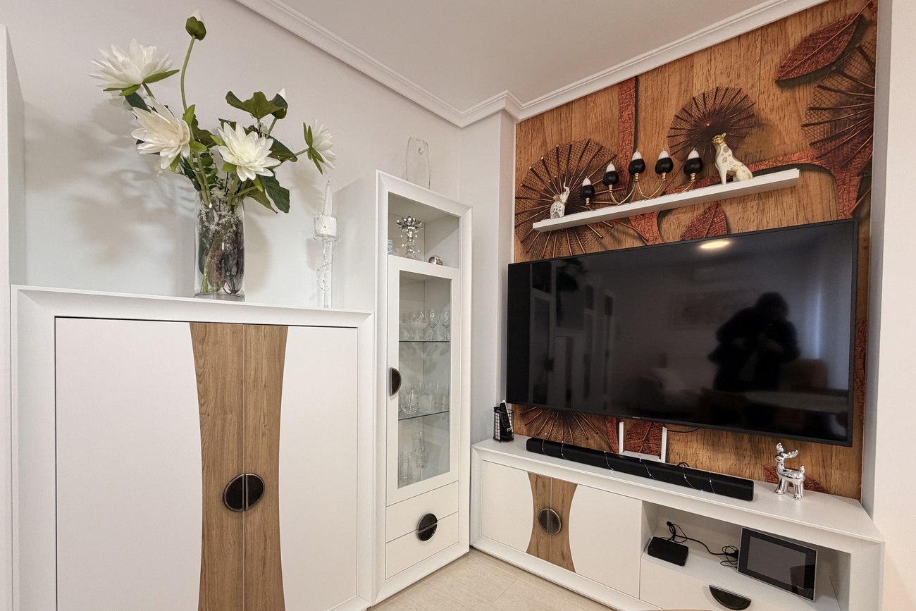 For sale - 3 Bedroom 2 Bathroom Apartment in Torrevieja - Costa Blanca  - Alicante