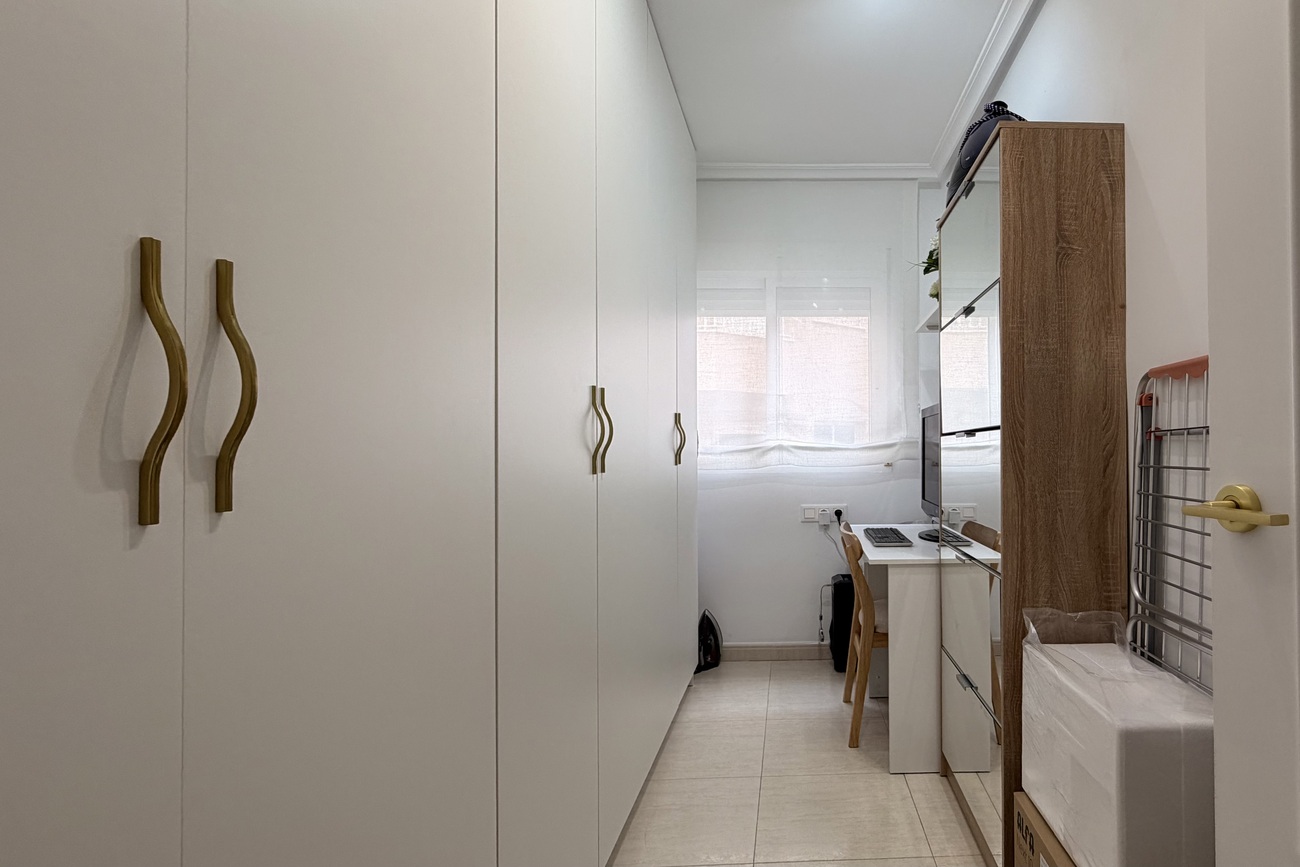 For sale - 3 Bedroom 2 Bathroom Apartment in Torrevieja - Costa Blanca  - Alicante