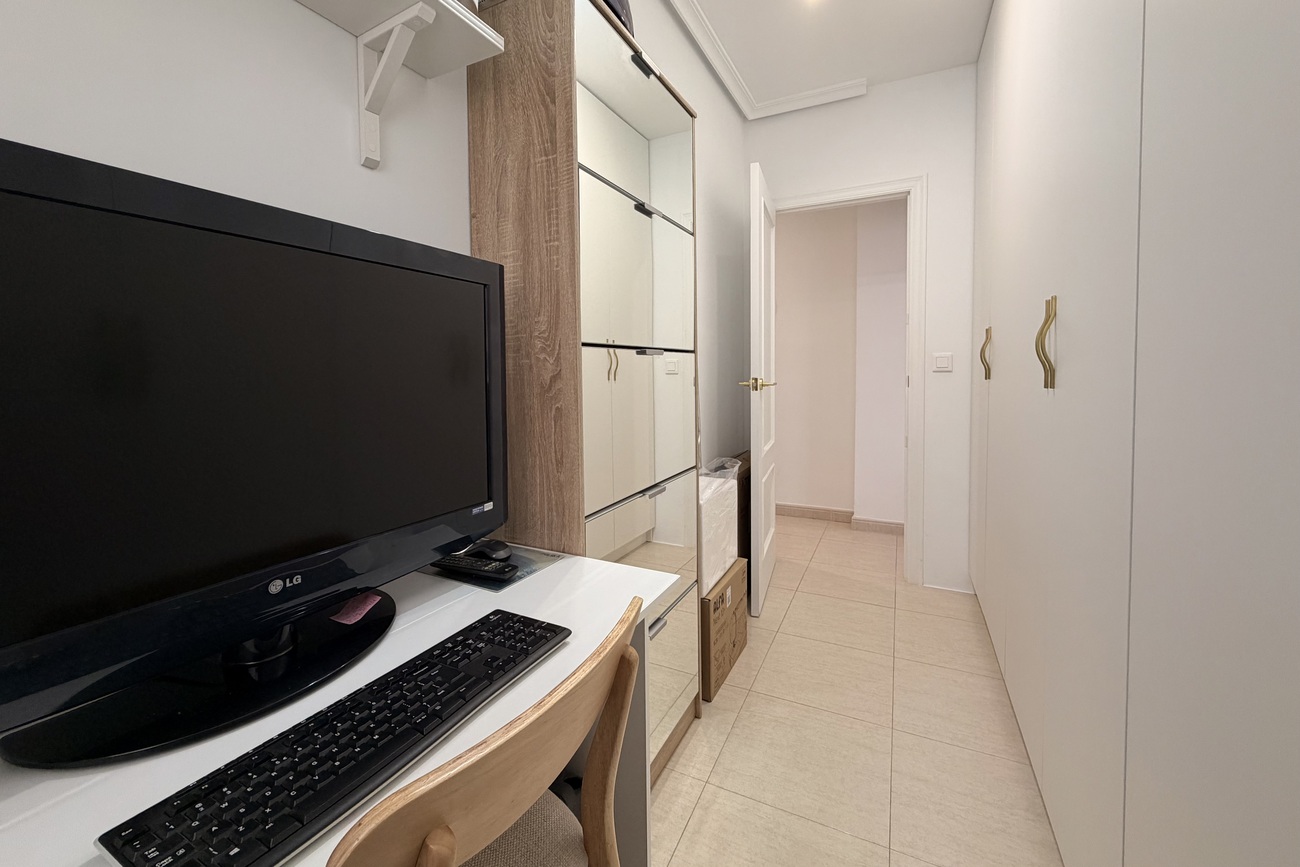 For sale - 3 Bedroom 2 Bathroom Apartment in Torrevieja - Costa Blanca  - Alicante