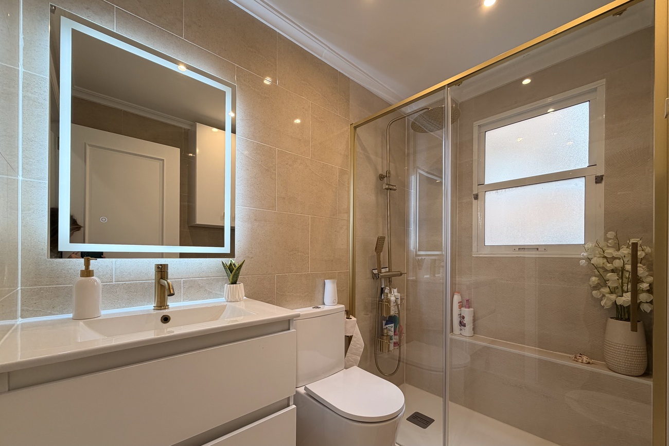 For sale - 3 Bedroom 2 Bathroom Apartment in Torrevieja - Costa Blanca  - Alicante