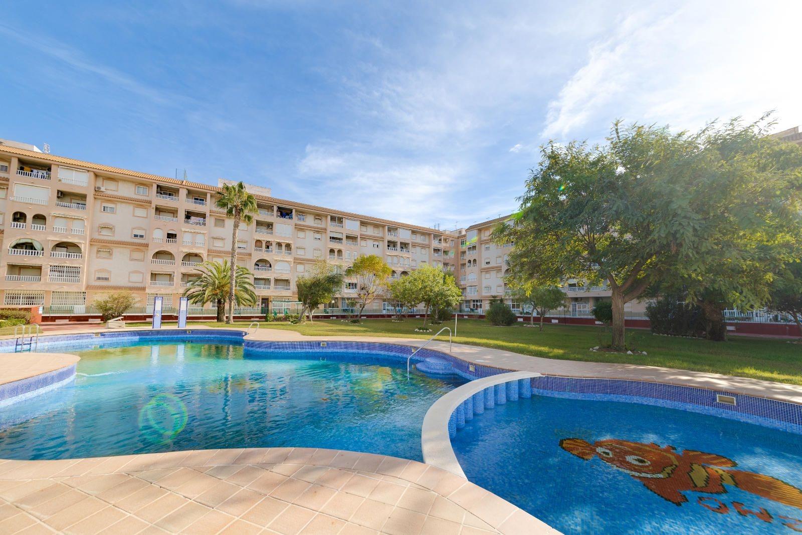 For sale - 2 Bedroom 1 Bathroom Penthouse in Torrevieja - Centro  - Alicante