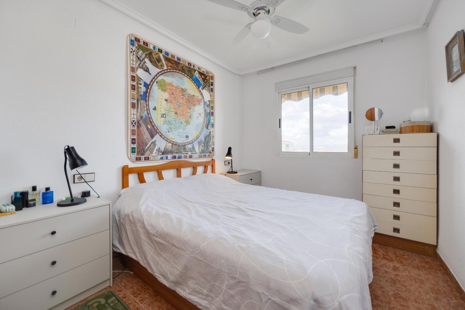 For sale - 2 Bedroom 1 Bathroom Penthouse in Torrevieja - Centro  - Alicante