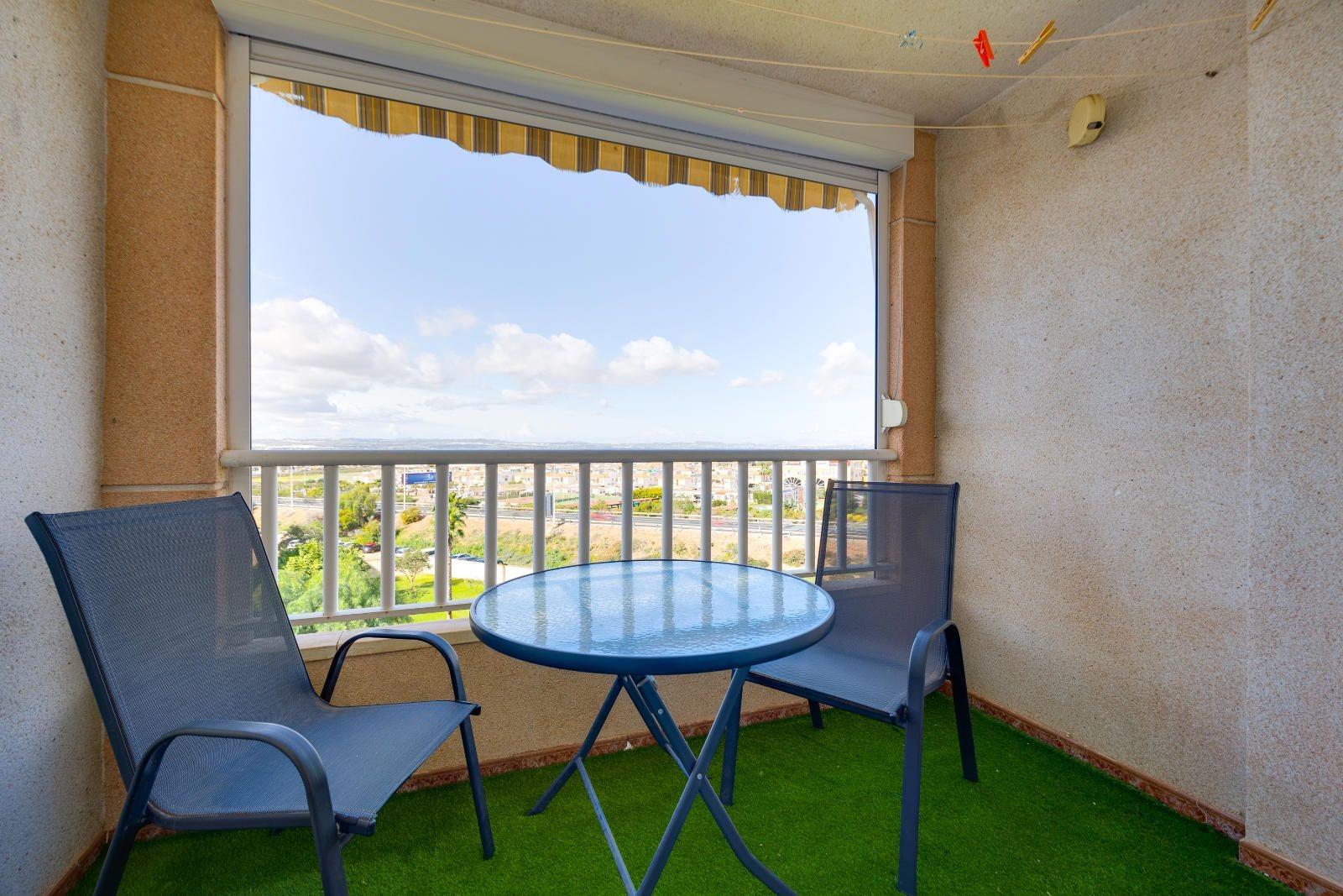 For sale - 2 Bedroom 1 Bathroom Penthouse in Torrevieja - Centro  - Alicante