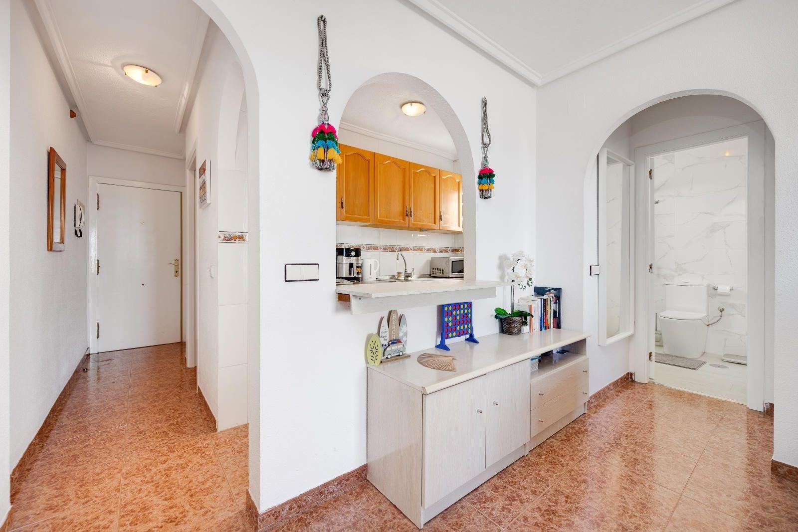 For sale - 2 Bedroom 1 Bathroom Penthouse in Torrevieja - Centro  - Alicante