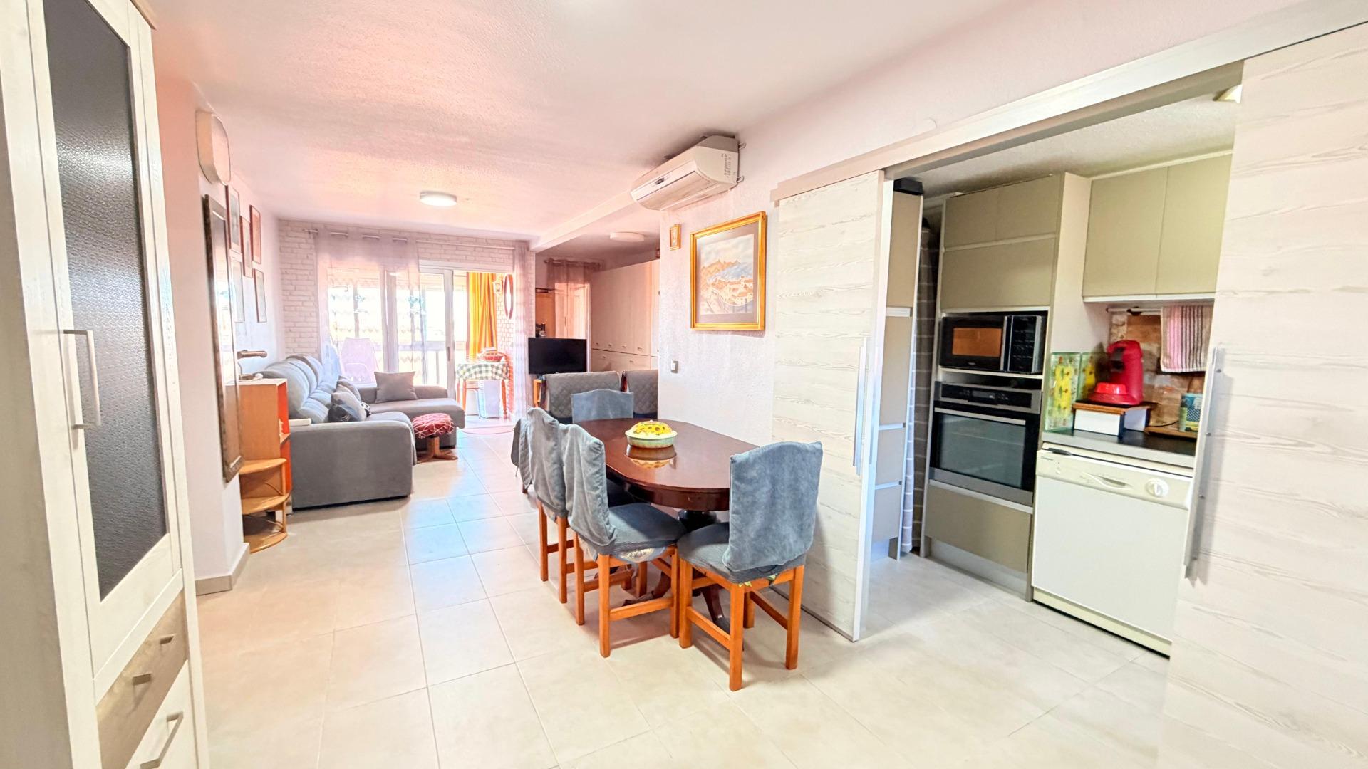 For sale - 2 Bedroom 1 Bathroom Apartment in Torrevieja - Playa De Los Naufragos  - Alicante