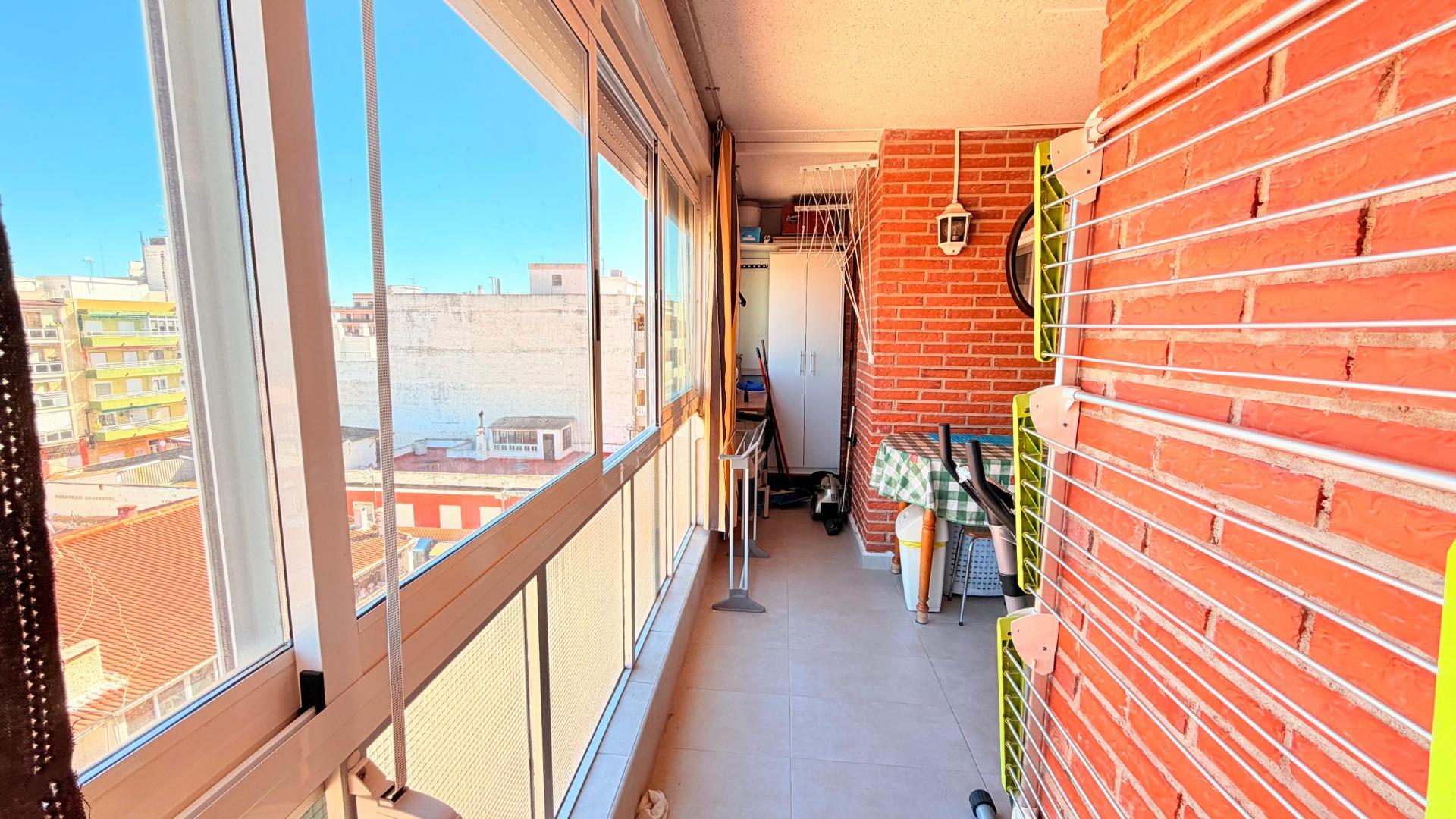 For sale - 2 Bedroom 1 Bathroom Apartment in Torrevieja - Playa De Los Naufragos  - Alicante