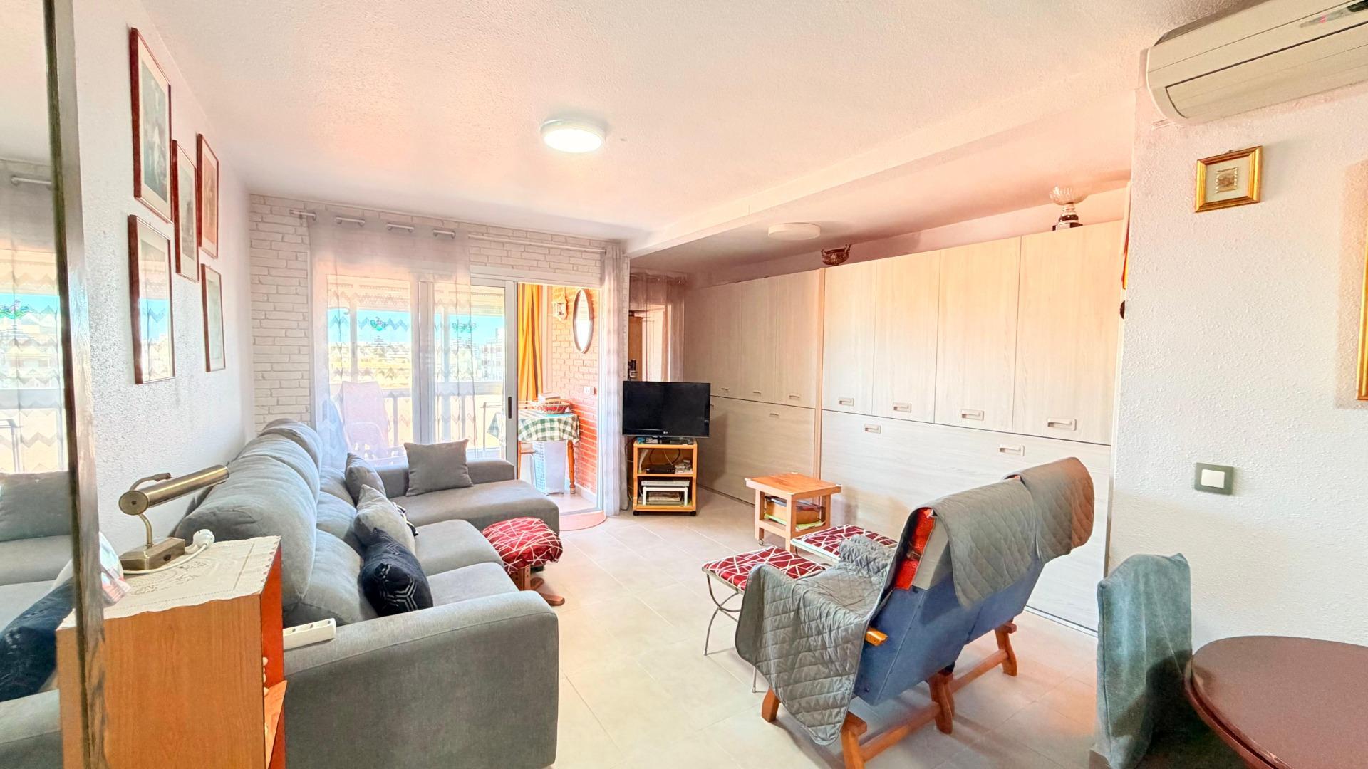 For sale - 2 Bedroom 1 Bathroom Apartment in Torrevieja - Playa De Los Naufragos  - Alicante