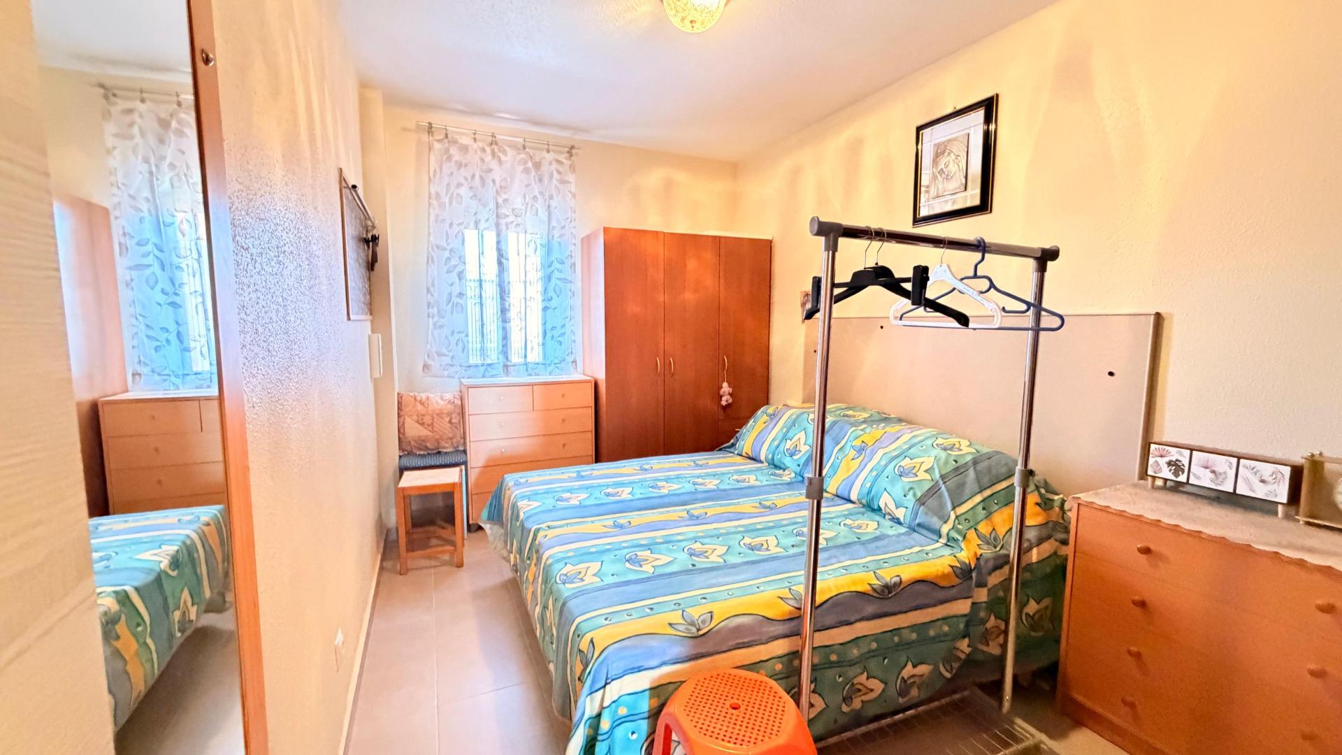 For sale - 2 Bedroom 1 Bathroom Apartment in Torrevieja - Playa De Los Naufragos  - Alicante